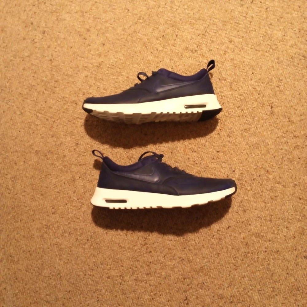 NAVY BLUE NIKE AIR MAX THEA RUNNING SHOES